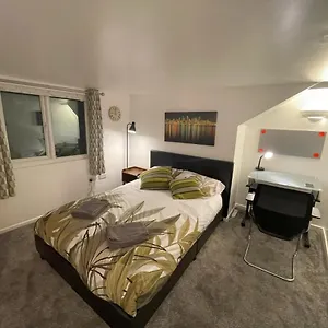 2 Bed 1st Floor Flat Near Centre Apartment Nottingham